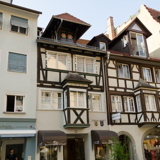 Wohn- und Geschäftshaus