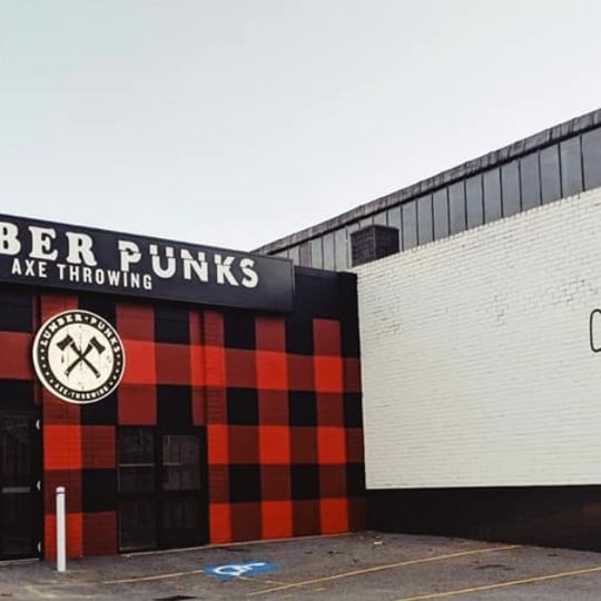 Lumber Punks Axe Throwing Perth