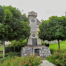 Pomník padlým v Mladči u silnice