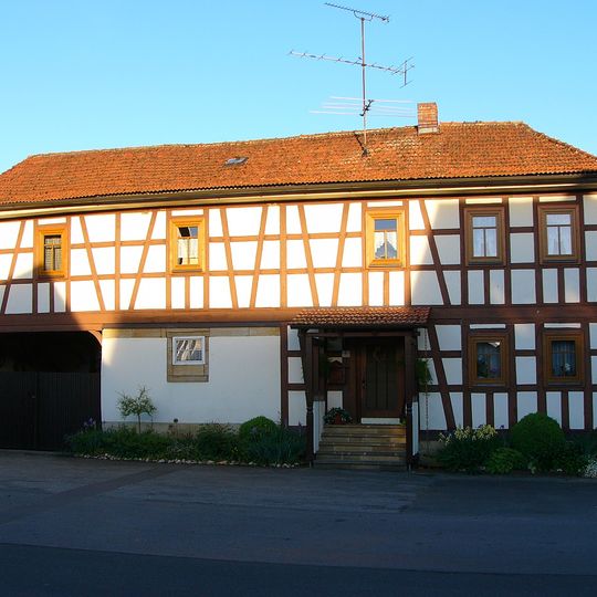 Walmdachhaus