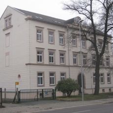 Wohnhaus in offener Bebauung mit Vorgarten Zwickauer Straße 132