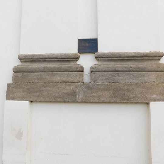 Pamětní deska Martina Slavka na domě Masarykovo náměstí 110/64 v Jihlavě