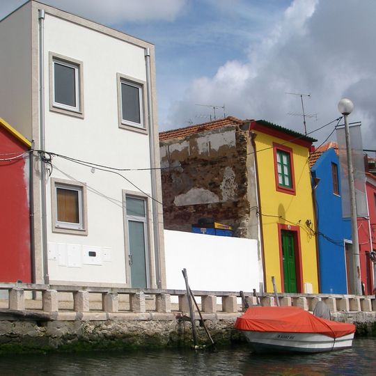 Dois conjuntos dos Armazéns de Sal do Canal de São Roque