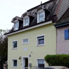 Zweigeschossiges Haus