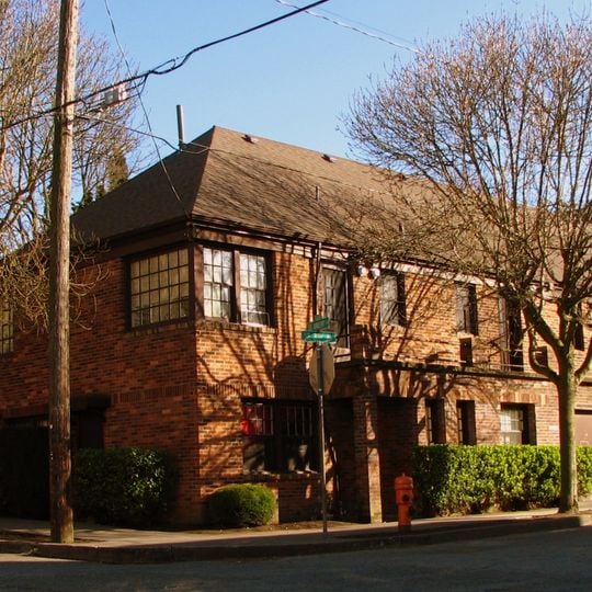 Laurelhurst Manor Apartments