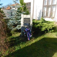 Pomník padlým v Tlustovousech