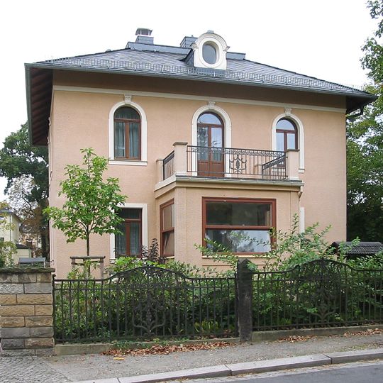 Villa Dr.-Schmincke-Allee 23