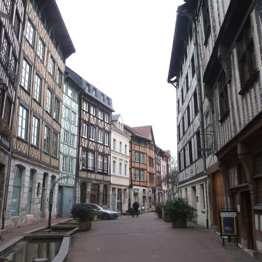 Rue Eau-de-Robec, Rouen