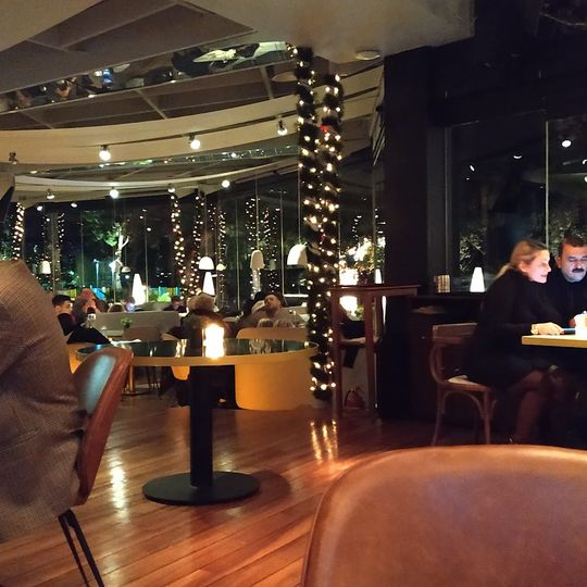 Notos Lounge