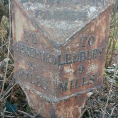 Milepost At National Grid Reference So577403
