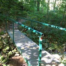 Lávka turistické stezky podél Lužnice přes Příběnický potok