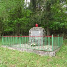 Pomník ve Staré Rovni pod lesem