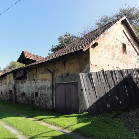 Piwnice dworskie w Hażlachu