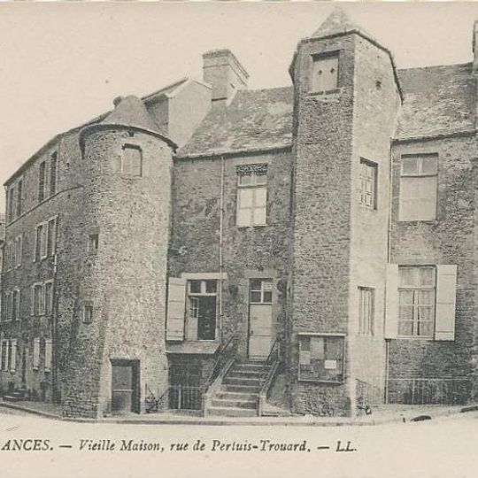Tourelle d'escalier, rue du Pertuis-Trouard