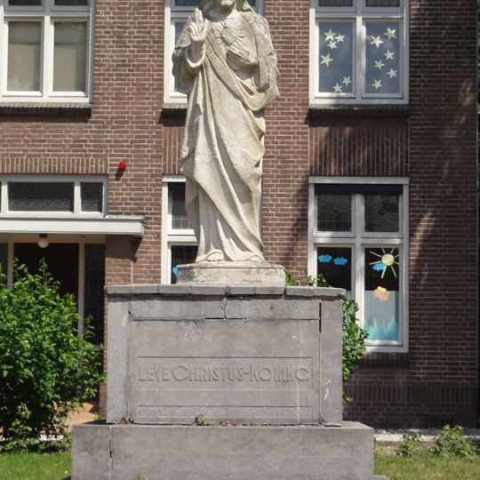 Statue of Sacred Heart of Jesus Christ