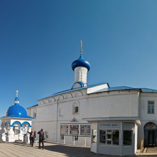 Церковь Благовещения с трапезной