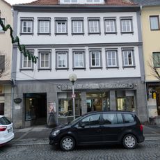 Wohn- und Geschäftshaus