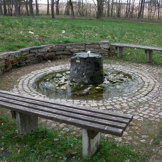 Einzeldenkmale der Sachgesamtheit Bad Guter Brunnen: Freiluftgebäude und Brunnen Hartensteiner Straße -