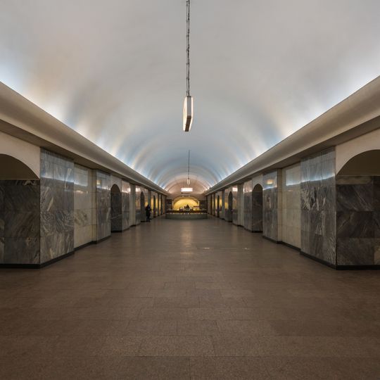 Chistye Prudy metro station