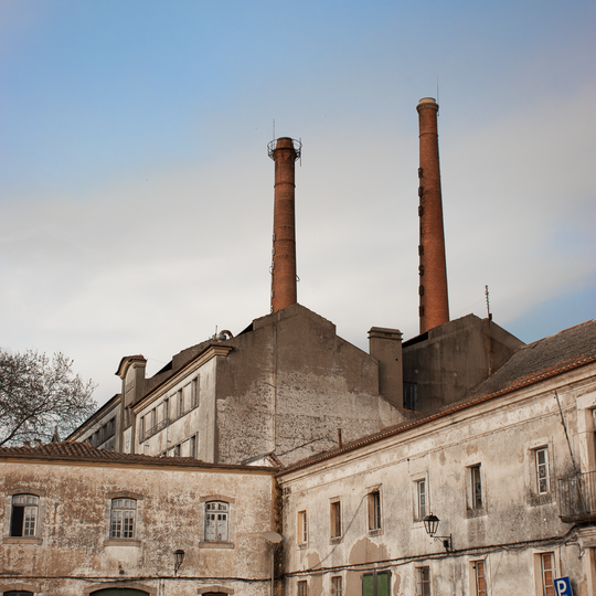 Conjunto constituído pela Igreja e antigo Convento de São Francisco e Fábrica Robinson