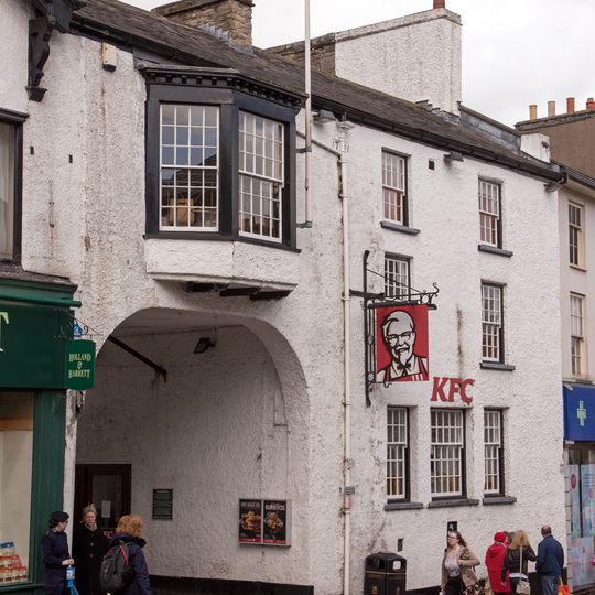 Woolpack Inn And Entrance To Yard 56