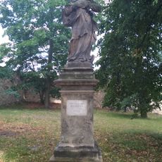 Socha Panny Marie Bolestné u kláštera bosých karmelitánů ve Slaném