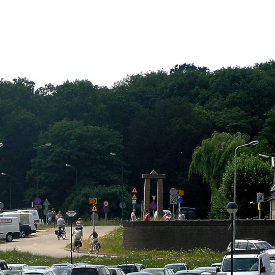 Walmuren, de dijk vormend