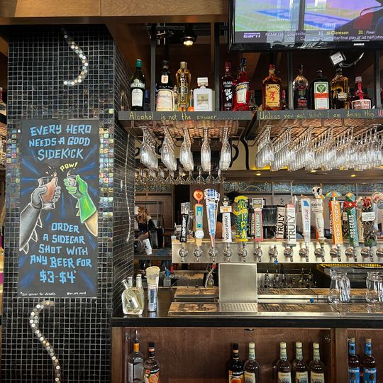 Bar Louie - Streets of St. Charles