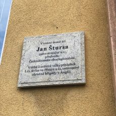 Pamětní deska Jana Štursy na domě Herálecká IV 964b/6 v Praze
