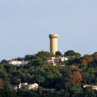 Super-Cannes water tower