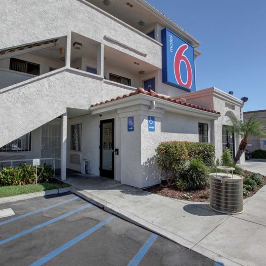 Motel 6