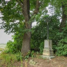 Kříž v Lanžhotě na okraji obce u vysílače