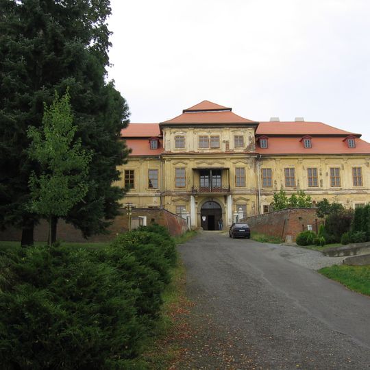 Svojšín Chateau