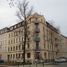 Mietshaus in geschlossener Bebauung in Ecklage, mit Vorgarten in der Salzstraße Salzstraße 29