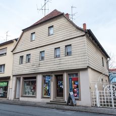 Wohn- und Geschäftshaus