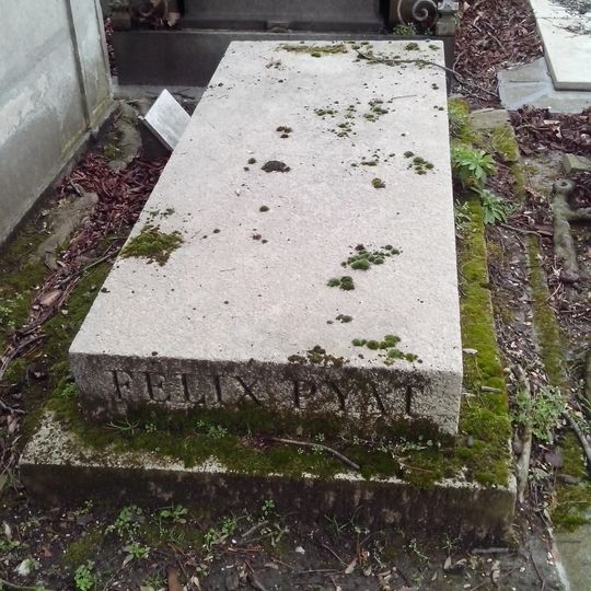 Tombe de Félix Pyat