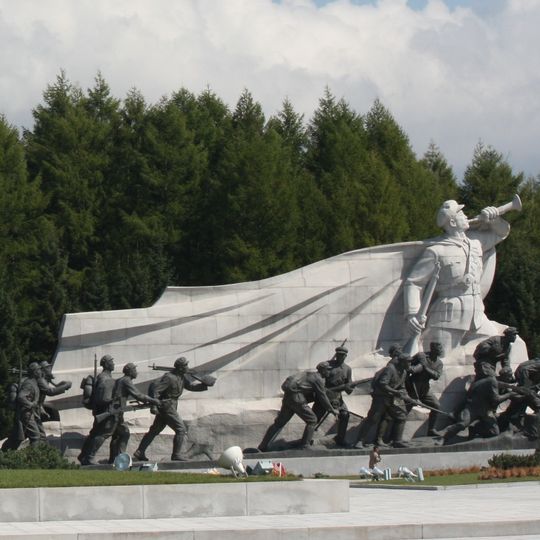 Statues of Grand Monument Samjiyon