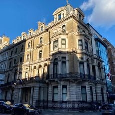 4, Chesterfield Gardens W1