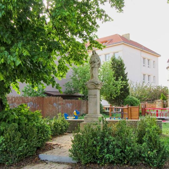 Socha svaté Anny v Němčicích nad Hanou na ulici Tyršova