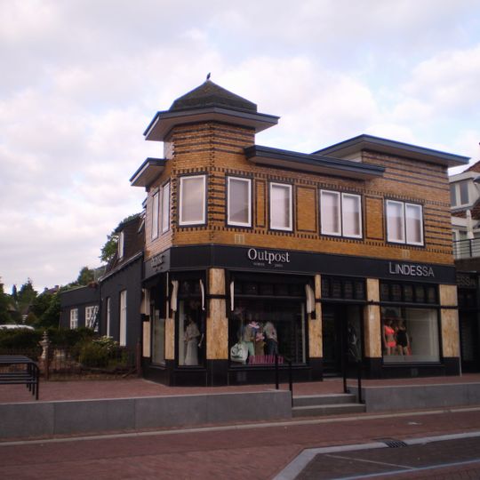 Van Weedestraat 11-13