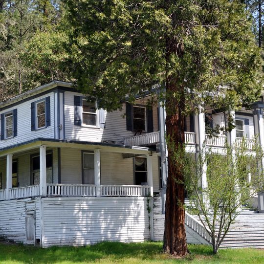 Rogue Elk Hotel