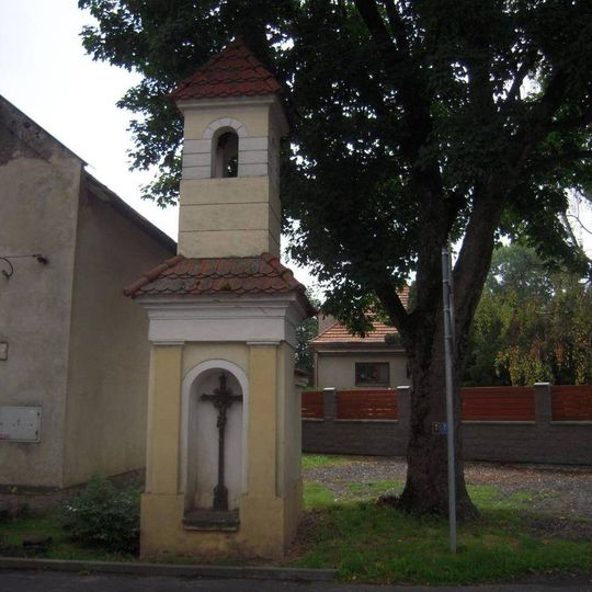 Zvonička ve středu Dehtár