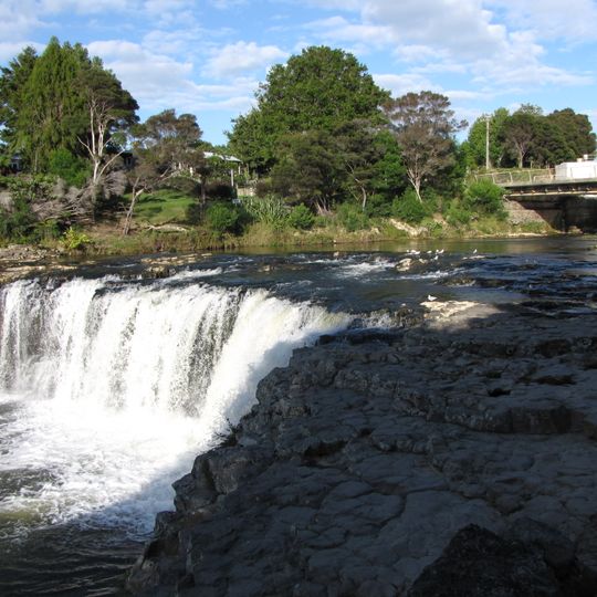 Haruru Falls