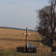Pomníček u silnice I/38 u Zvěrkovic