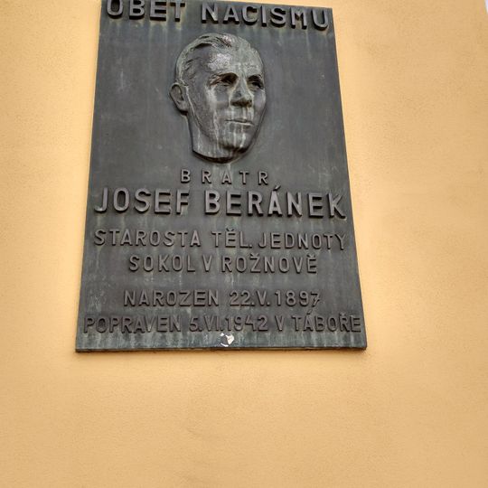 Pamětní deska Josefa Beránka Rožnov