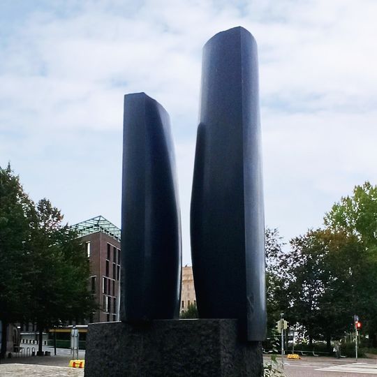 J.K. Paasikivi monument / East and West