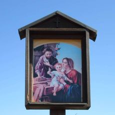 Obrázek Svaté rodiny u Komňátky vedle polní cesty