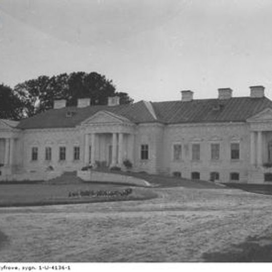 Skirmunt Manor in Moladava