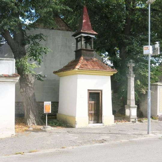 Zvonice na rozcestí v Martinově