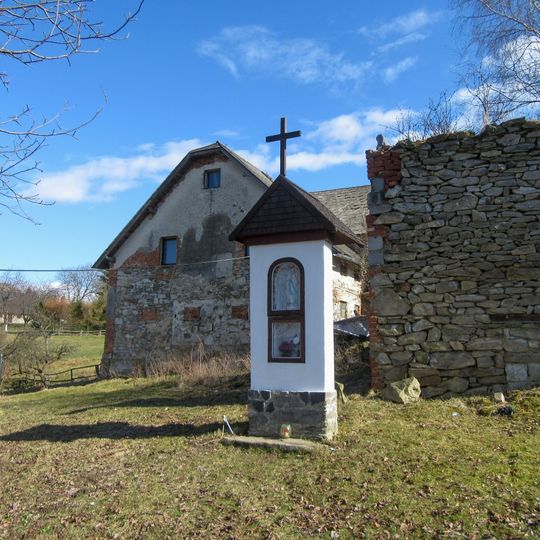 Kaplička v Kopřivné na jižním okraji